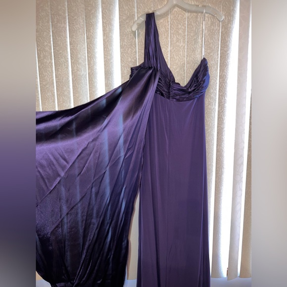 One Shoulder Mid-Length Dress - Picture 2 of 3